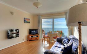 6 Bay View Court